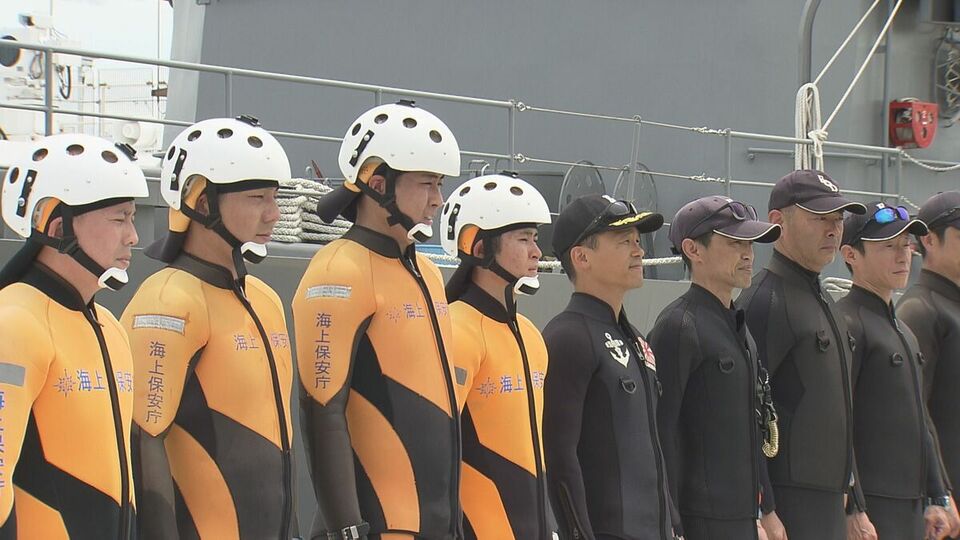 海上保安庁の”海猿”と海上自衛隊の”爆発物処理班”が合同で救難訓練